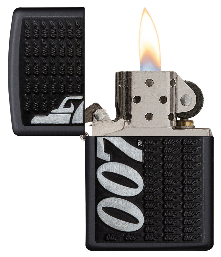 Zippo Feuerzeug James Bond schwarz mit großem 007 Logo seitlich geöffnet mit Flamme