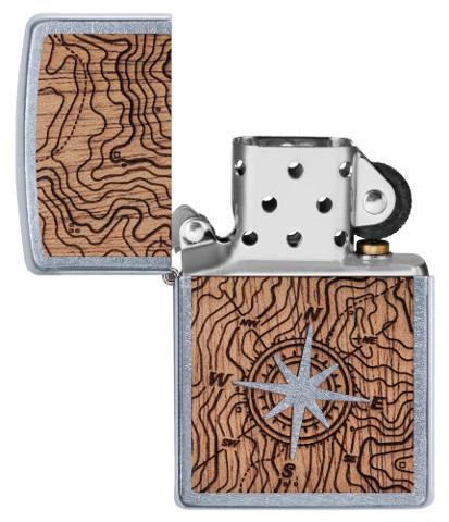 Zippo Feuerzeug Woodchuck Landkarte mit Kompass geöffnet